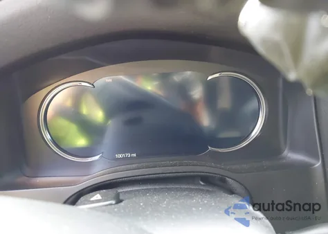 2016 Cadillac Escalade Luxury Collection z USA, uszkodzony, nr VIN 1GYS4BKJ9GR303485